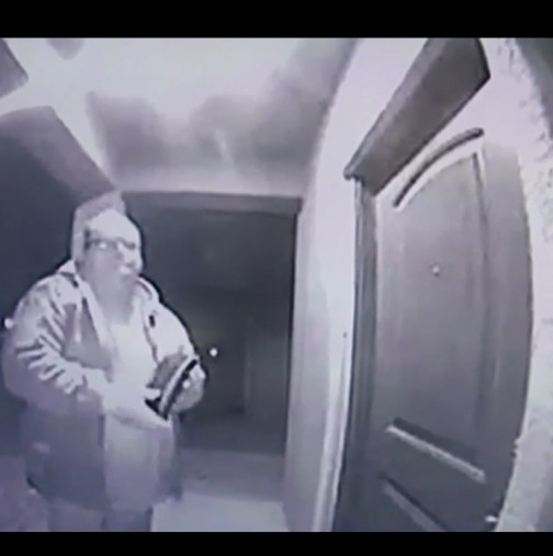 Жена отказва да отвори вратата на непознат в 12.30 ч. вечерта. Тогава той й каза най-странното нещо на домофона