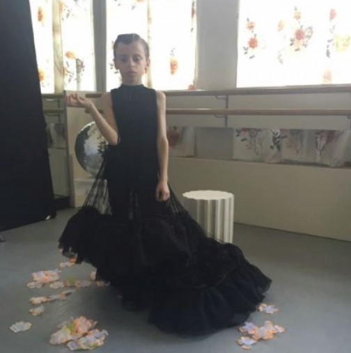 Поредното изтрещяване! 10-годишен трансджендър дефилира на Седмицата на модата-снимки