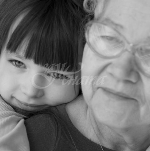 Бабите по майчина линия и внуците имат специална връзка-Ето защо това е така!