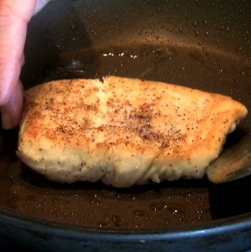 Как да си приготвите риба като от ресторант у дома? Трикове за печене, пържене и панирани (видео)