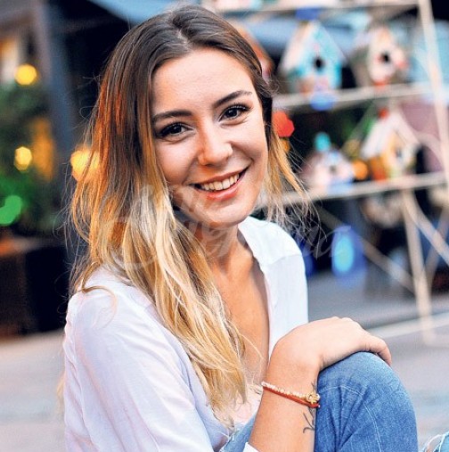 Помните ли Ярен от Сега и завинаги? Турската звезда търси българските си корени