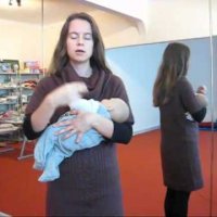 Правилното носене на бебето със Слинг от Слингове