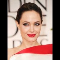 Направете си грим като Анджелина Джоли на Златни Глобуси 2012