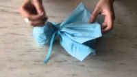 Как да направим опаковка за подарък тип бонбон