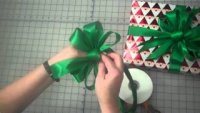 Как се прави тройна панделка за подаръци