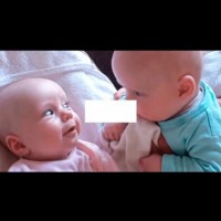 Диалог между две бебета