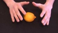 Въздушен трик с лимон