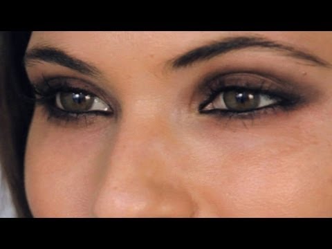 Как да си гримираме очите като Selena Gomez