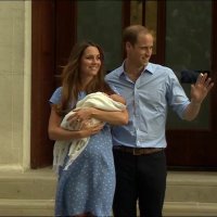Видео-Кралското бебе с Кейт и Уилям излиза от болницата