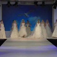 Demetrios Модно шоу на булченски рокли Атина