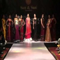 Anil Hosmani Булченски рокли Индия 2013