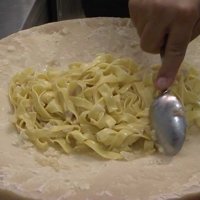 Талиатели по италиански приготвени в  пита пармезан