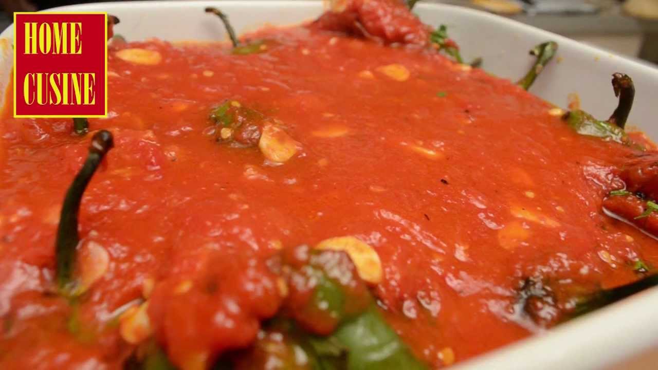 Рецепта за печени чушки с доматен сос