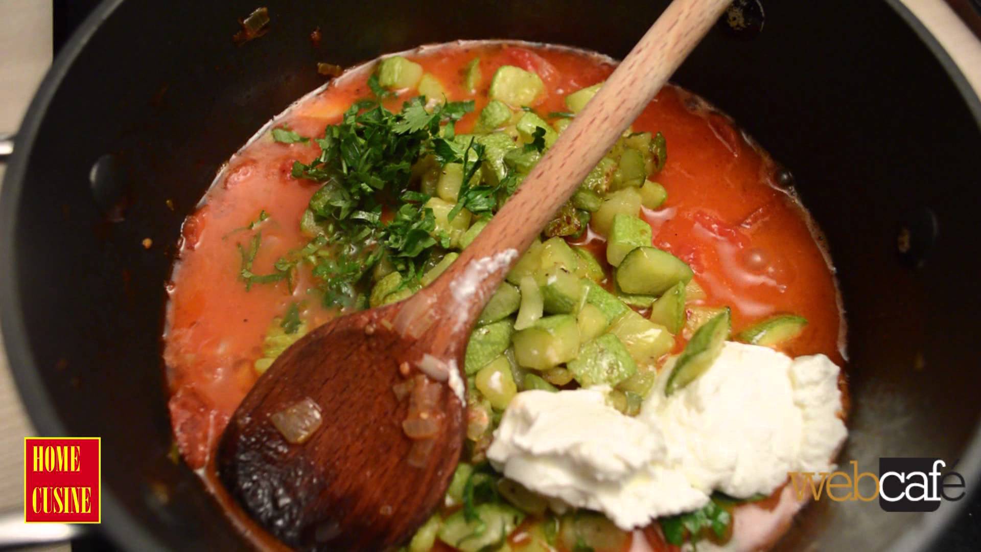 Как се приготвят печени яйца с домати и чорисо