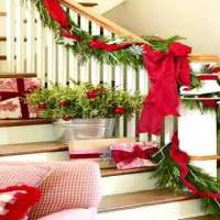 Идеи за Коледна декорация на стълбите 