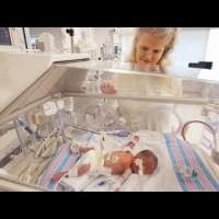 Жена роди 4 еднояйчни бебета