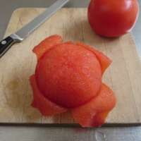 Как се белят домати
