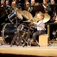Лейн Шилковски от Русия има само 3 години и е музикален гений
