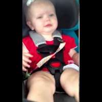 Бебе спира да плаче, щом чуе песен на Кейти Пери