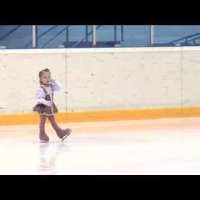 2,5-годишна рускиня е най-сладката фигуристка на света