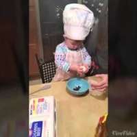 Най-малката готвачка на света!