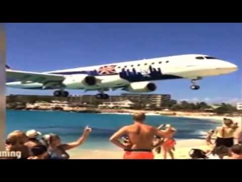 Пътнически самолет на косъм от туристи на плаж