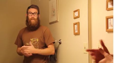 Мъж си обръсна брадата след години