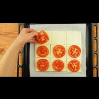 Хапки от бутер тесто с домат и босилек